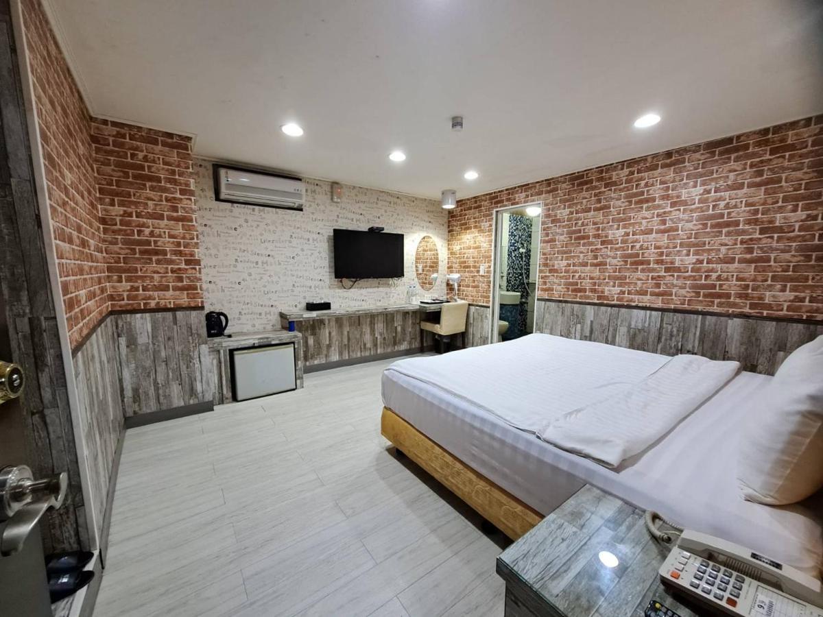 Bin Chen Hotel Hsinchu Buitenkant foto